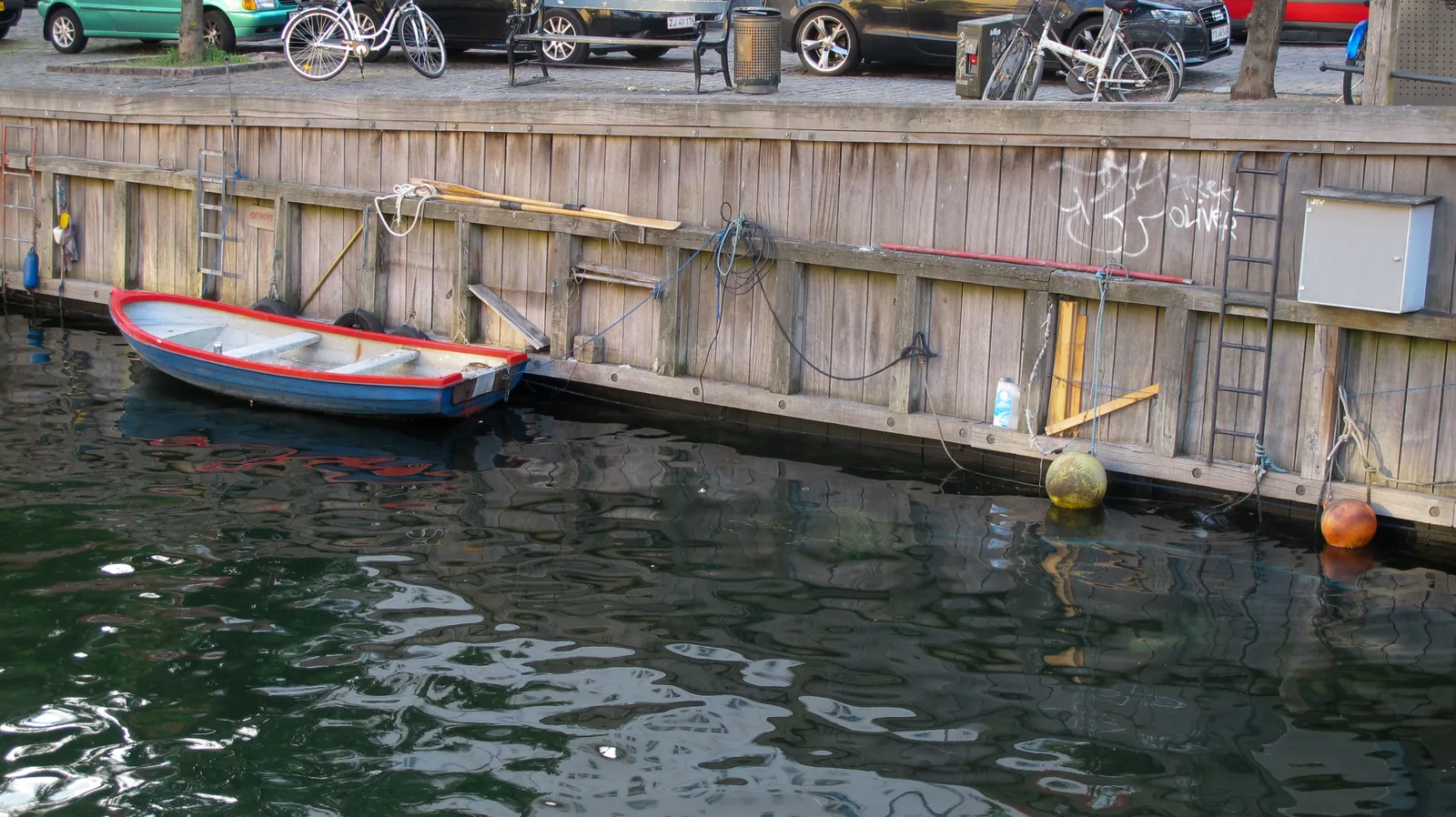 Small boat tour Copenhagen canal